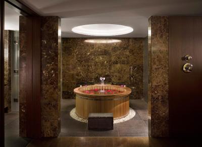 بانیان تری کلوب اند اسپا اسئوول