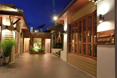 سووارنابومی سوئیت