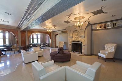 دوبلتری بای هیلتون-د تودر ارمز هتل