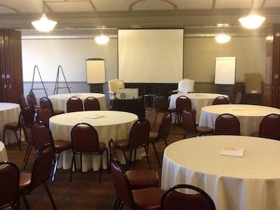 دوبلتری بای هیلتون-د تودر ارمز هتل