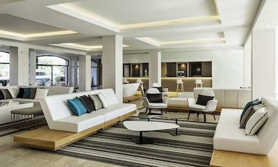 هتل ایلونین ایستلانتیلا