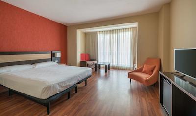 هتل ایلونین ایستلانتیلا