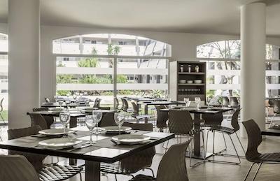 هتل ایلونین ایستلانتیلا