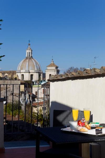 ناونا پالاس لوکسوری این