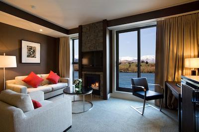 هیلتون کویینستون ریزرت اند اسپا