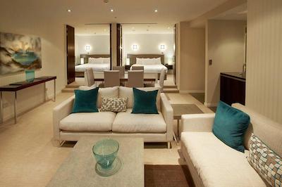 هیلتون کویینستون ریزرت اند اسپا