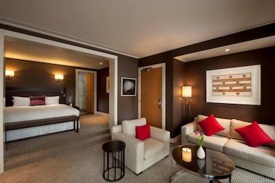 هیلتون کویینستون ریزرت اند اسپا