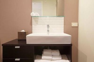 هیلتون کویینستون ریزرت اند اسپا