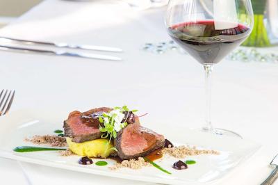 هیلتون کویینستون ریزرت اند اسپا