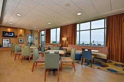 هامپتون این ویرجینیا بیچ-اُسینفرنت اسود