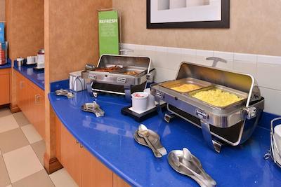 هامپتون این ویرجینیا بیچ-اُسینفرنت اسود