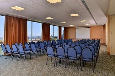 هامپتون این ویرجینیا بیچ-اُسینفرنت اسود