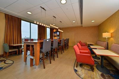 هامپتون این ویرجینیا بیچ-اُسینفرنت اسود