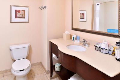 هامپتون این ویرجینیا بیچ-اُسینفرنت اسود