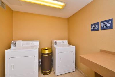 هامپتون این ویرجینیا بیچ-اُسینفرنت اسود