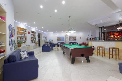 لاتانیا استودیز اند اپارتمنتز