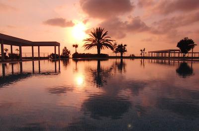 ریال بلو پافز هتل اند اسپا