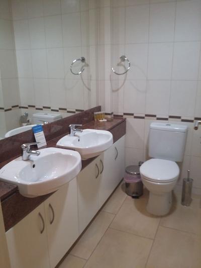 ریال بلو پافز هتل اند اسپا