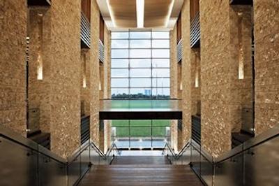 ووگو ابوظبی گلف ریزورت اند اسپا