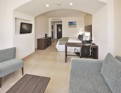 لق هتل بای لا کوینتا کانکون