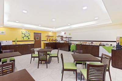 لق هتل بای لا کوینتا کانکون