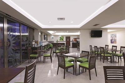 لق هتل بای لا کوینتا کانکون