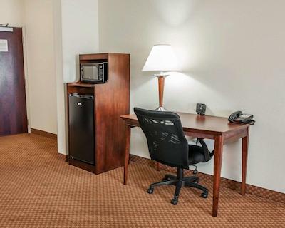 کمفرت سویتز ایندیاناپلیز آیرپرت