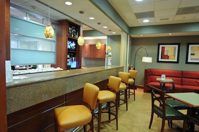 هامپتون این بای هیلتون کرتارو تکنلجیکو