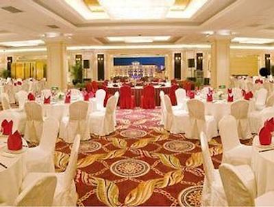 دز هتل اند سویتز فودو