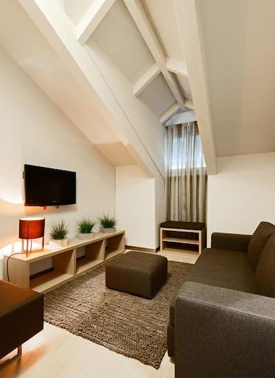 کاتالنیا پلازا مر