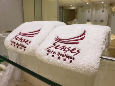 سنسز هتل بوتیک