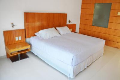 سنسز هتل بوتیک