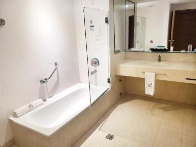 سنسز هتل بوتیک