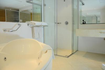 سنسز هتل بوتیک