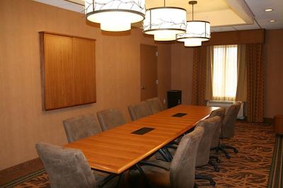 هامپتون این اند سویتز ریورتون