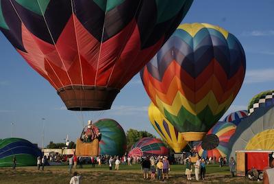 هامپتون این اند سویتز ریورتون