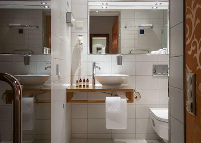 هتل چریستیانیا تیتر