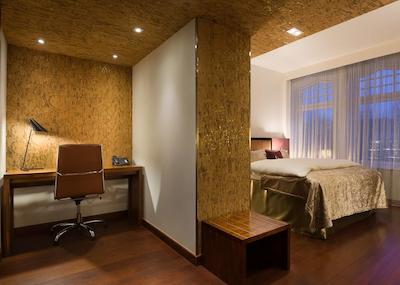 هتل چریستیانیا تیتر