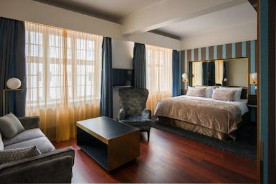 هتل چریستیانیا تیتر