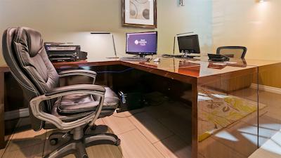 بست وسترن پلاس میراج هتل اند ریزرت