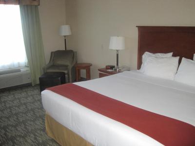 هلید این اکسپرز اند سویتز ادمنتون اسود