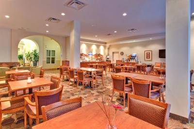 هلید این اکسپرز اند سویتز ادمنتون اسود