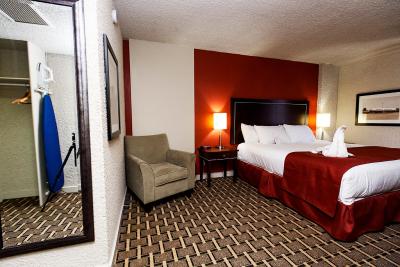 رامادا بای ویندهام ادمنتون یلوید نو