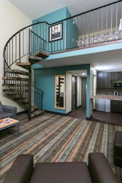 رامادا بای ویندهام ادمنتون یلوید نو