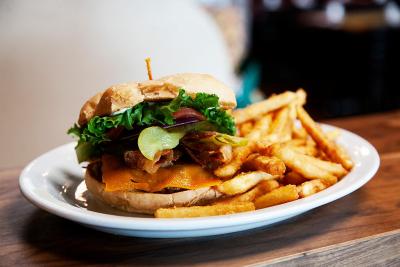 رامادا بای ویندهام ادمنتون یلوید نو