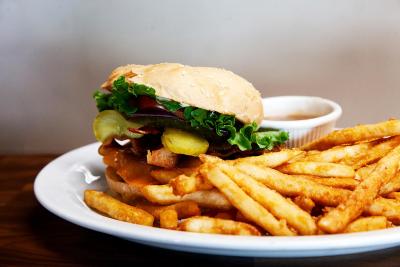 رامادا بای ویندهام ادمنتون یلوید نو