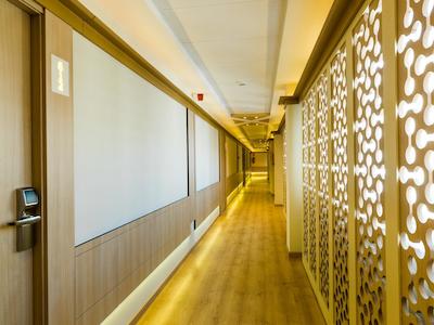 ال هتل منارک ال ردئو