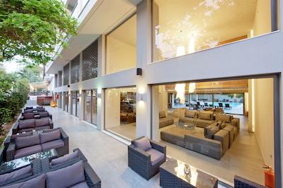 اُکتبر دونتون رومز