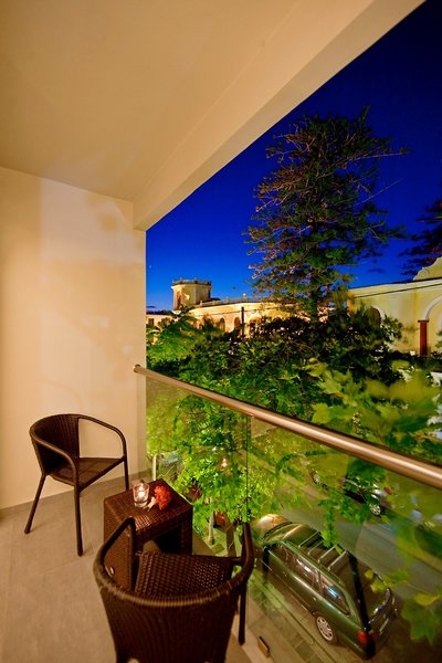 اُکتبر دونتون رومز