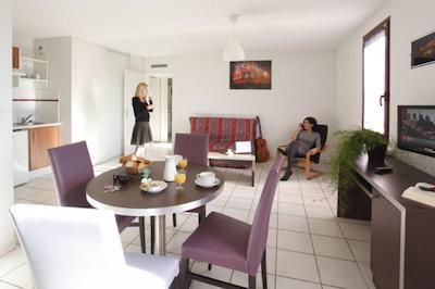 ادنیز کارکاسن-رسیدنس لا بارباکان